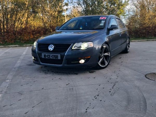Volkswagen Passat Saloon, Diesel, 2010, Grey
