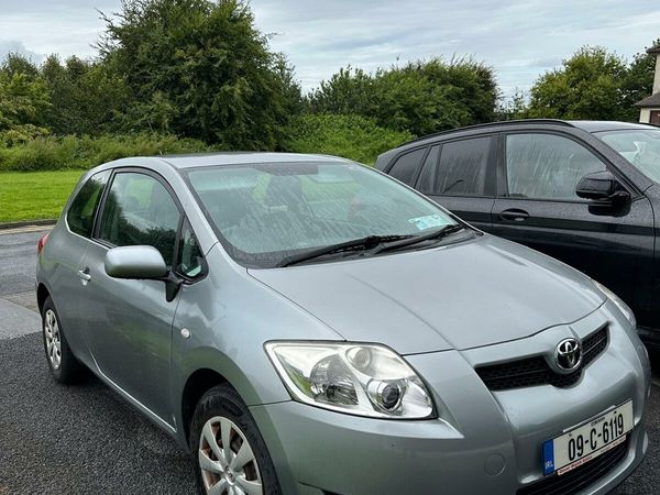 Toyota Auris Hatchback, Petrol, 2009, Grey