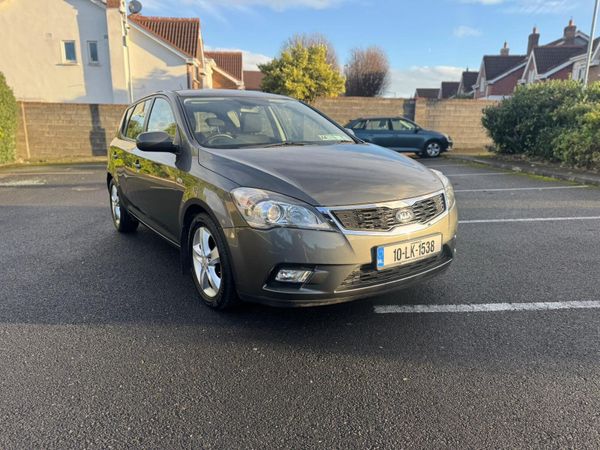 Kia Ceed MPV, Petrol, 2010, Silver