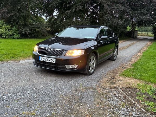 Skoda Octavia Saloon, Diesel, 2016, Black