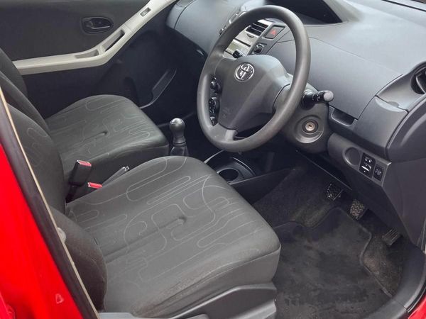 Toyota Yaris Hatchback, Petrol, 2011, Red