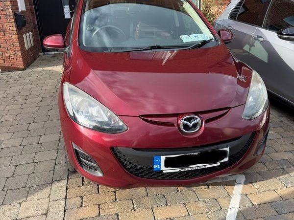 Mazda Demio MPV, Petrol, 2014, Red