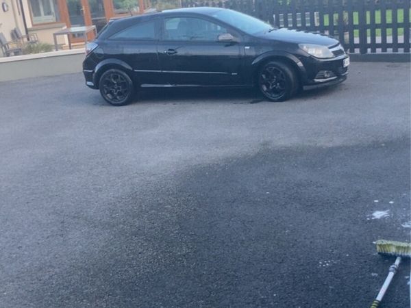 Opel Astra Hatchback, Petrol, 2006, Black