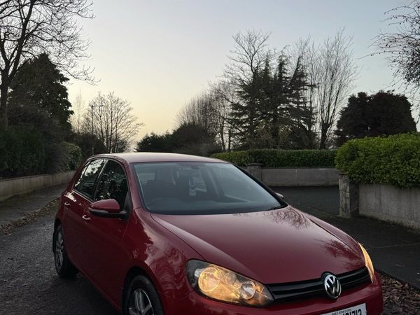 Volkswagen Golf Hatchback, Petrol, 2009, Red