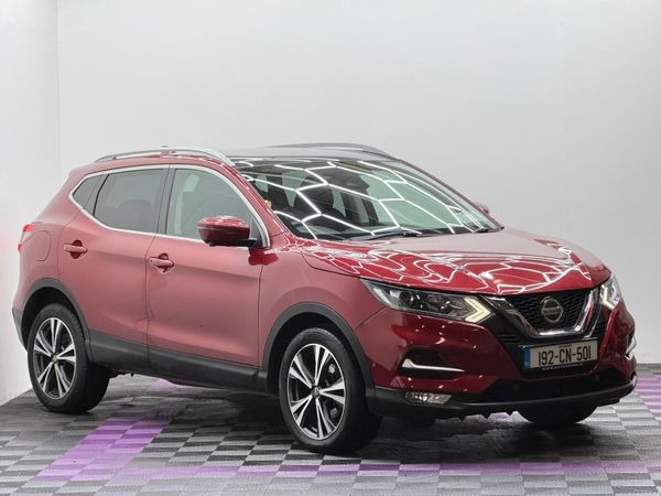 Nissan Qashqai Hatchback, Diesel, 2019, Red