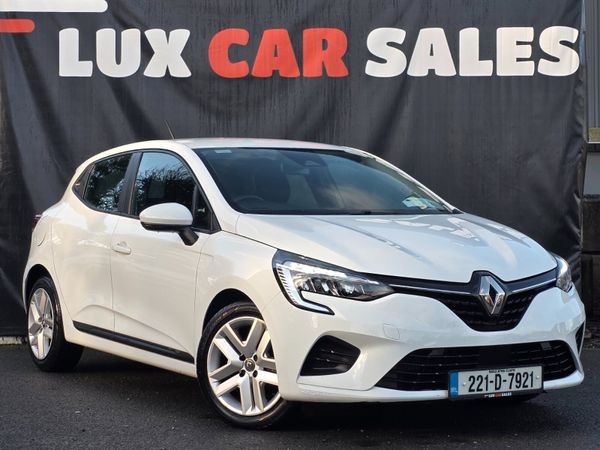 Renault Clio Hatchback, Petrol, 2022, White