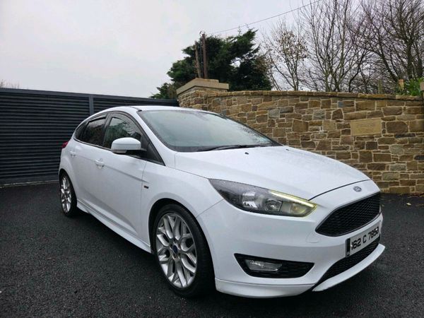 Ford Focus Hatchback, Petrol, 2016, White