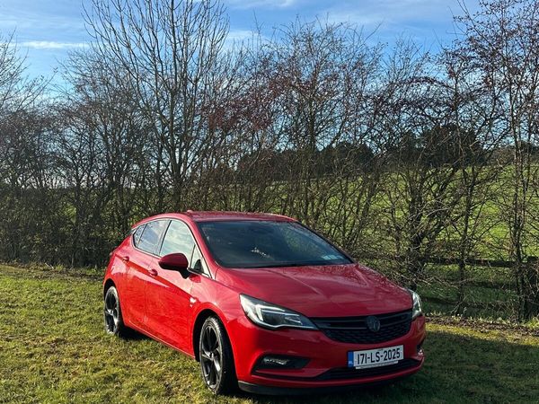 Vauxhall Astra Hatchback, Diesel, 2017, Red