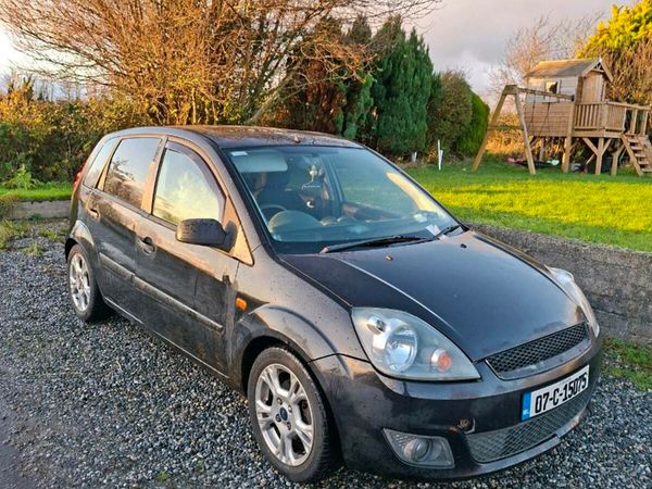 Ford Fiesta Hatchback, Petrol, 2007, Black