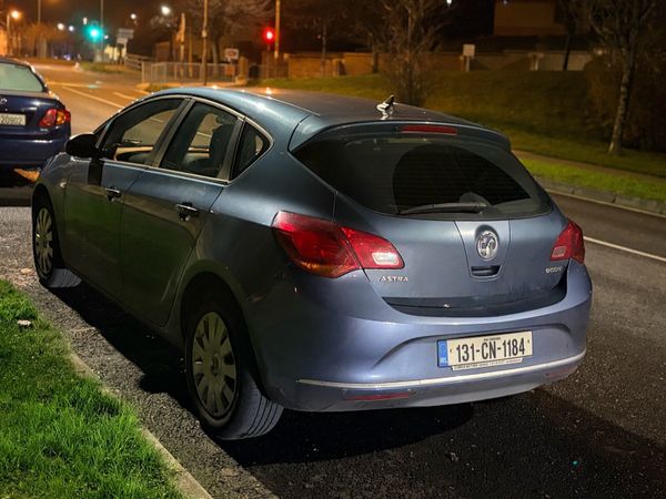 Vauxhall Astra Hatchback, Diesel, 2013, Blue