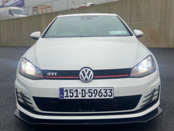 Volkswagen Golf Hatchback, Petrol, 2015, White