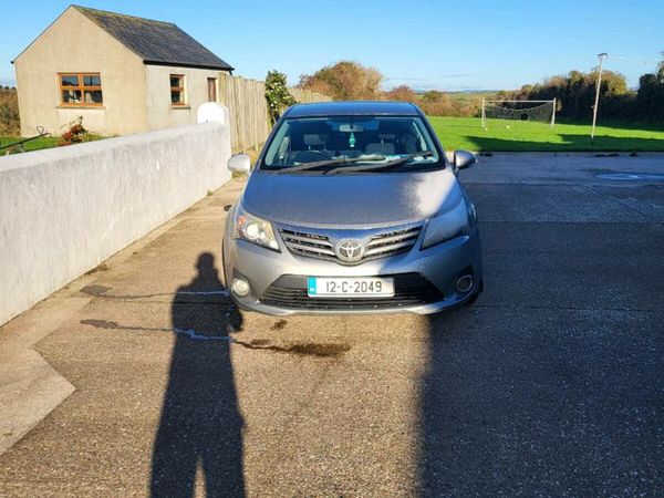 Toyota Avensis Saloon, Diesel, 2012, Grey