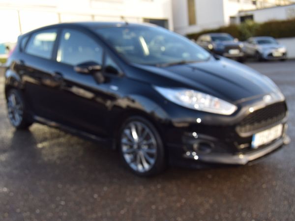 Ford Fiesta Hatchback, Petrol, 2017, Black