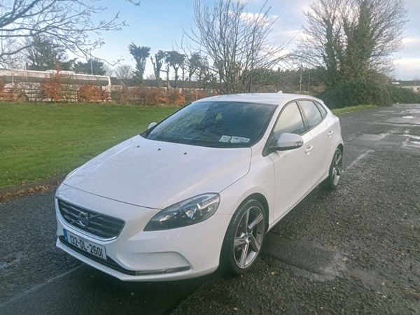 Volvo V40 Hatchback, Diesel, 2013, White