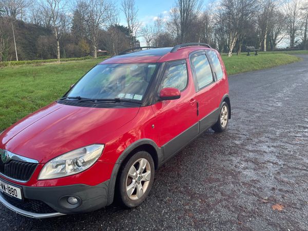 Skoda Roomster MPV, Petrol, 2012, Red