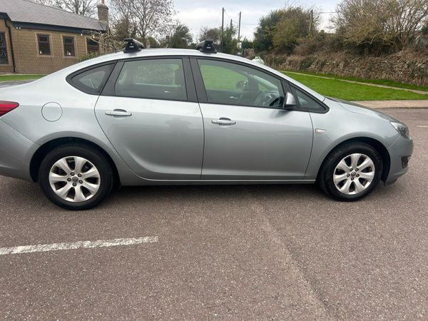 Opel Astra Saloon, Petrol, 2015, Silver