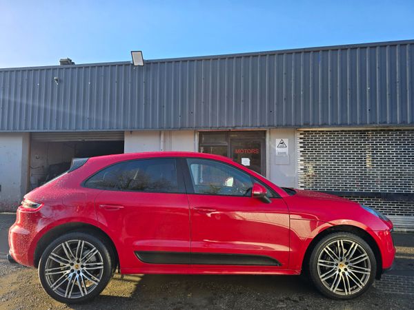 Porsche Macan SUV, Diesel, 2017, Red