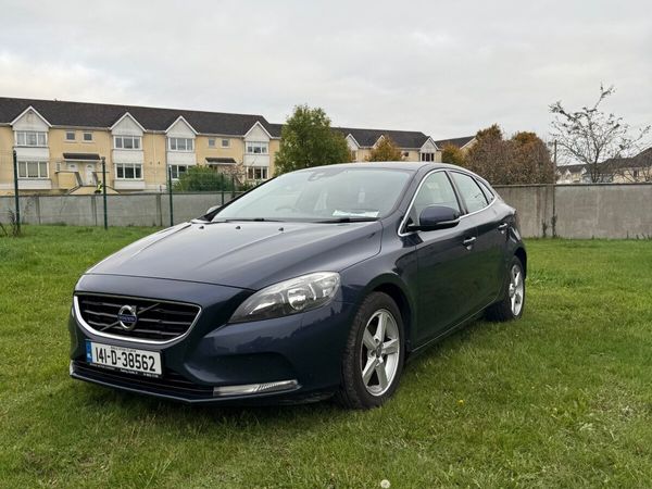 Volvo V40 Hatchback, Diesel, 2014, Blue