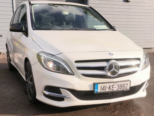 Mercedes-Benz B-Class MPV, Petrol, 2014, White