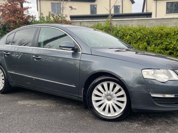 Volkswagen Passat Saloon, Diesel, 2010, Grey