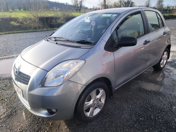 Toyota Yaris Hatchback, Petrol, 2007, Silver