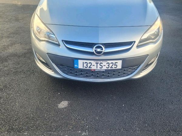 Opel Astra Hatchback, Diesel, 2013, Silver