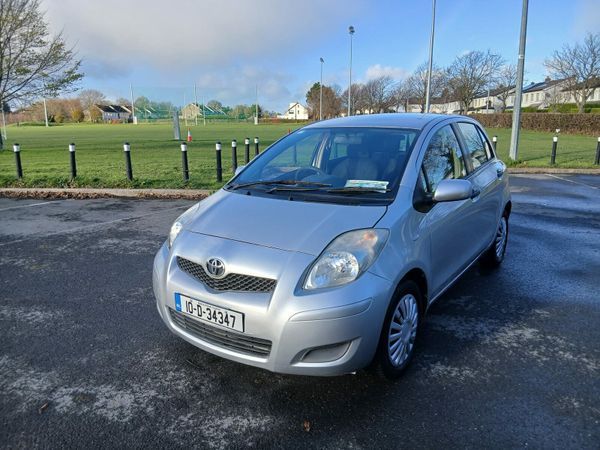 Toyota Yaris Hatchback, Petrol, 2010, Silver