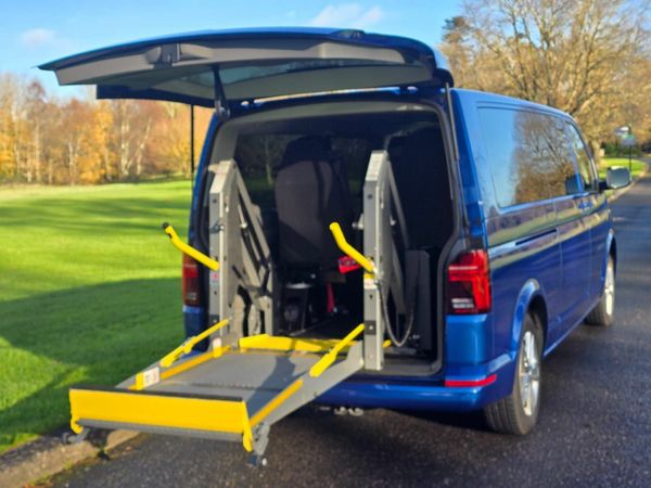Volkswagen Transporter Minibus, Diesel, 2022, Blue