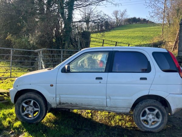 Daihatsu Terios SUV, Petrol, 2001, White