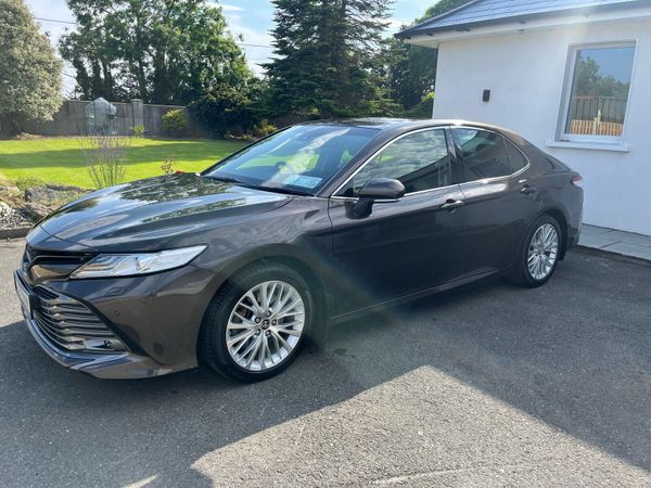 Toyota Camry Saloon, Petrol Hybrid, 2019, Brown