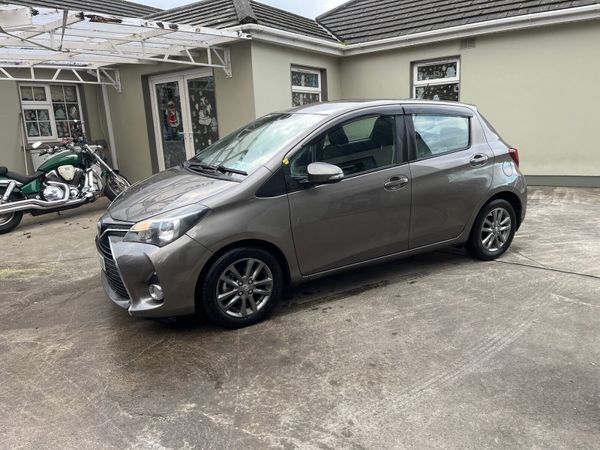 Toyota Yaris Hatchback, Diesel, 2016, Grey