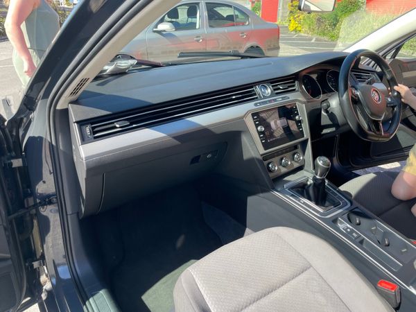 Volkswagen Passat Estate, Diesel, 2017, Grey
