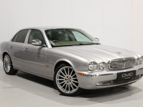 Jaguar XJ Saloon, Petrol, 2003, Silver