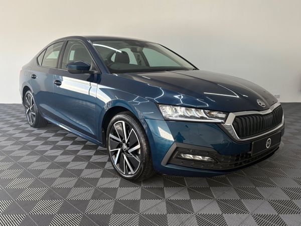 Skoda Octavia Hatchback, Petrol Hybrid, 2021, Blue