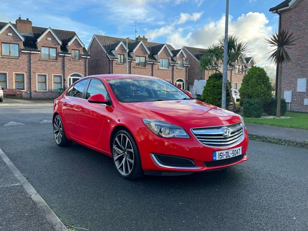Vauxhall Insignia Hatchback, Diesel, 2015, Red