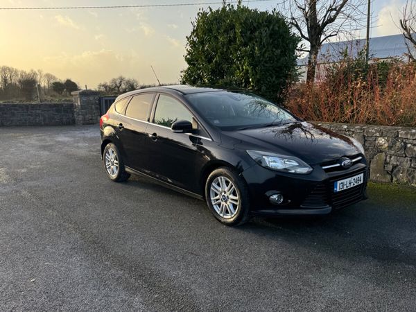 Ford Focus Hatchback, Petrol, 2013, Black