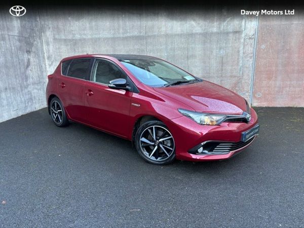 Toyota Auris MPV, Petrol Hybrid, 2018, Red