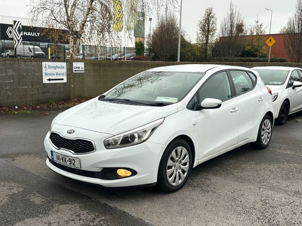 Kia Ceed Hatchback, Diesel, 2014, White