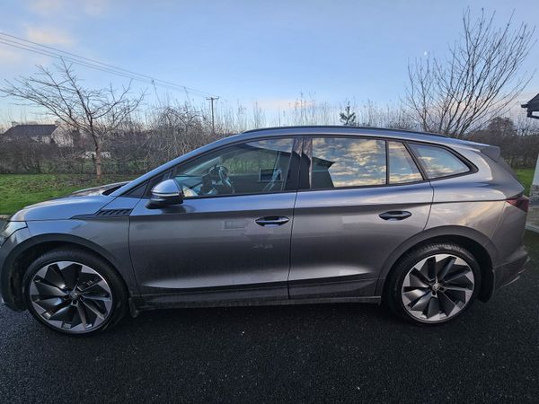 Skoda Enyaq Estate/Jeep, Electric, 2024, Grey