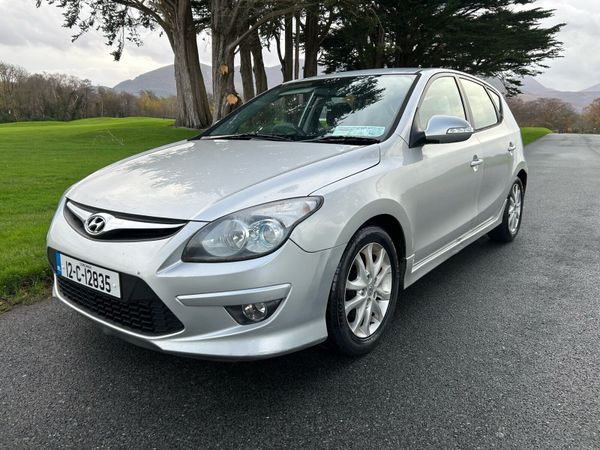 Hyundai i30 Hatchback, Diesel, 2012, Silver