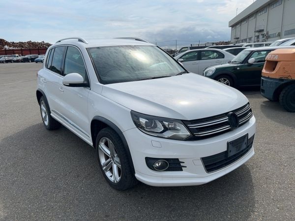 Volkswagen Tiguan SUV, Petrol, 2013, White