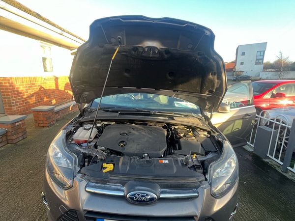 Ford Focus Saloon, Diesel, 2012, Brown