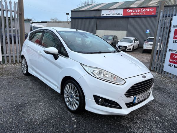 Ford Fiesta Hatchback, Petrol, 2015, White