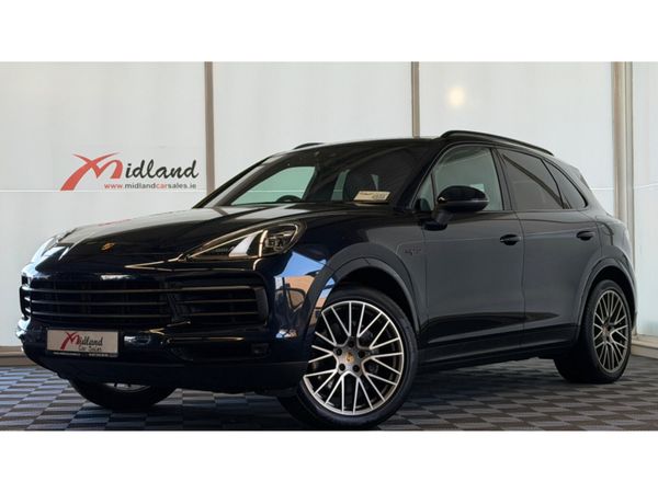 Porsche Cayenne Estate, Petrol Hybrid, 2022, Blue