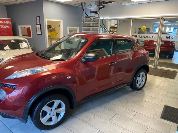 Nissan Juke SUV, Petrol, 2012, Red