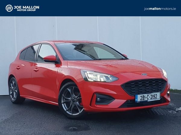 Ford Focus Hatchback, Petrol Hybrid, 2022, Red