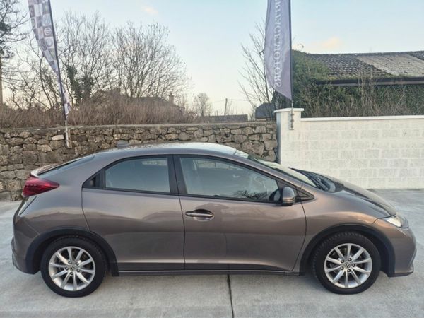 Honda Civic Hatchback, Petrol, 2014, Gold
