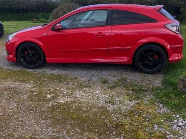Vauxhall Astra Hatchback, Diesel, 2008, Red
