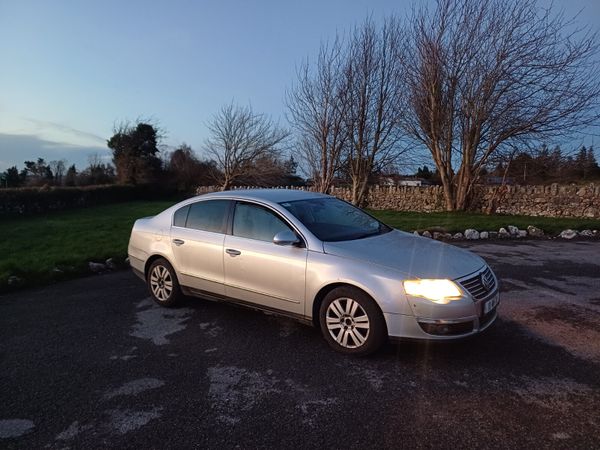 Volkswagen Passat Saloon, Diesel, 2010, Silver