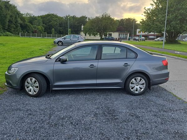 Volkswagen Jetta Saloon, Diesel, 2012, Grey